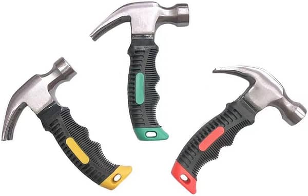 Portable Claw Hammer, 1PCS Random one Color,The Other end can be Used to Pull Out Nails,The Hammer Head is Made of Stainless Steel and has a Rubber Guard