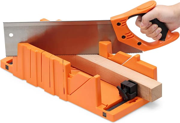 Navaris Mitre Box with Saw - Mitre Box with 43cm (16.9") Hand Saw Cutter Tool Included for Cutting Wood and 2 Built-in Clamps for Secure Woodwork